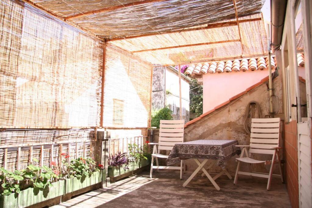 Апартаменты 1-Bdrm With Terrace In The Old Town Дубровник Экстерьер фото